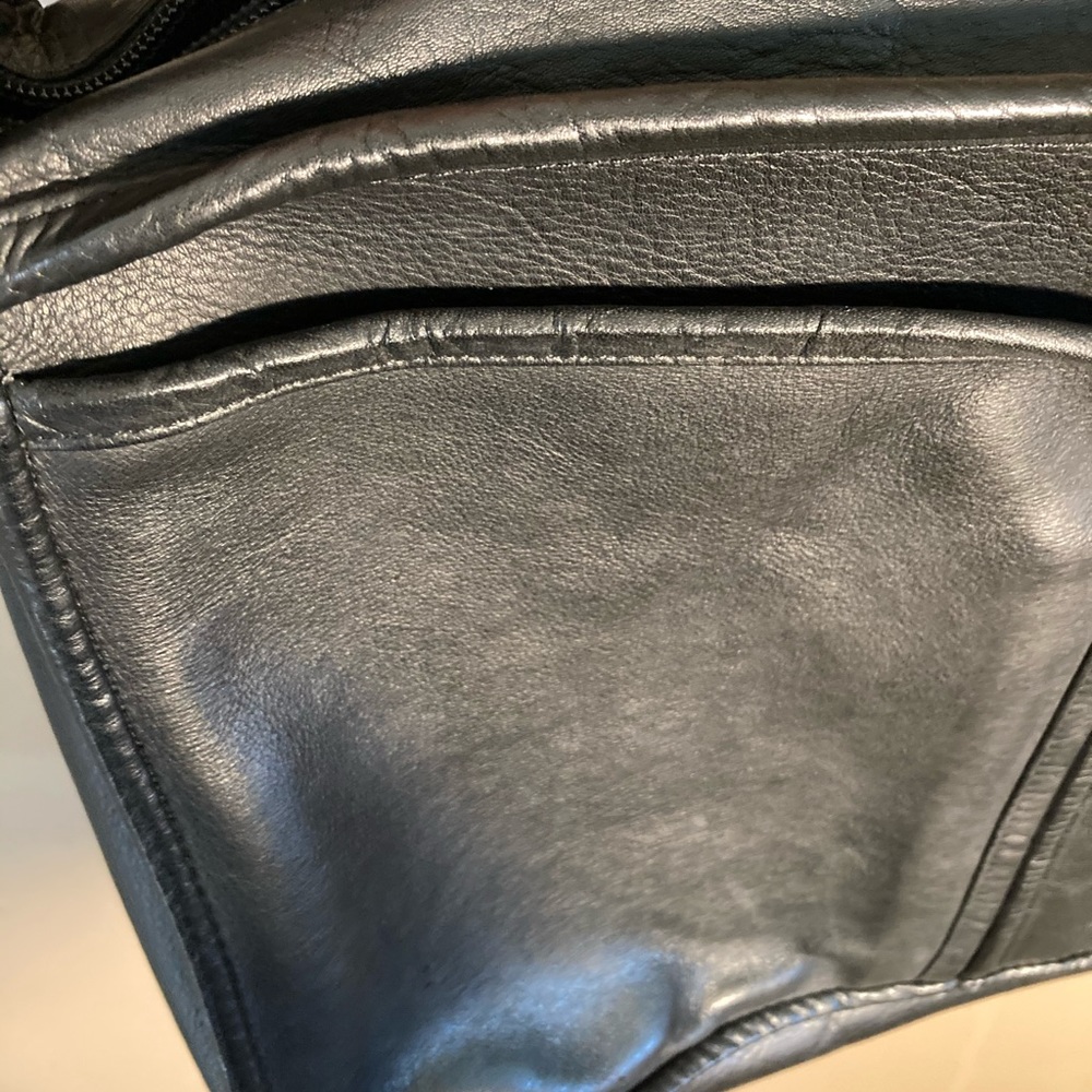 Le Donne black leather messenger bag - Picture 5 of 7